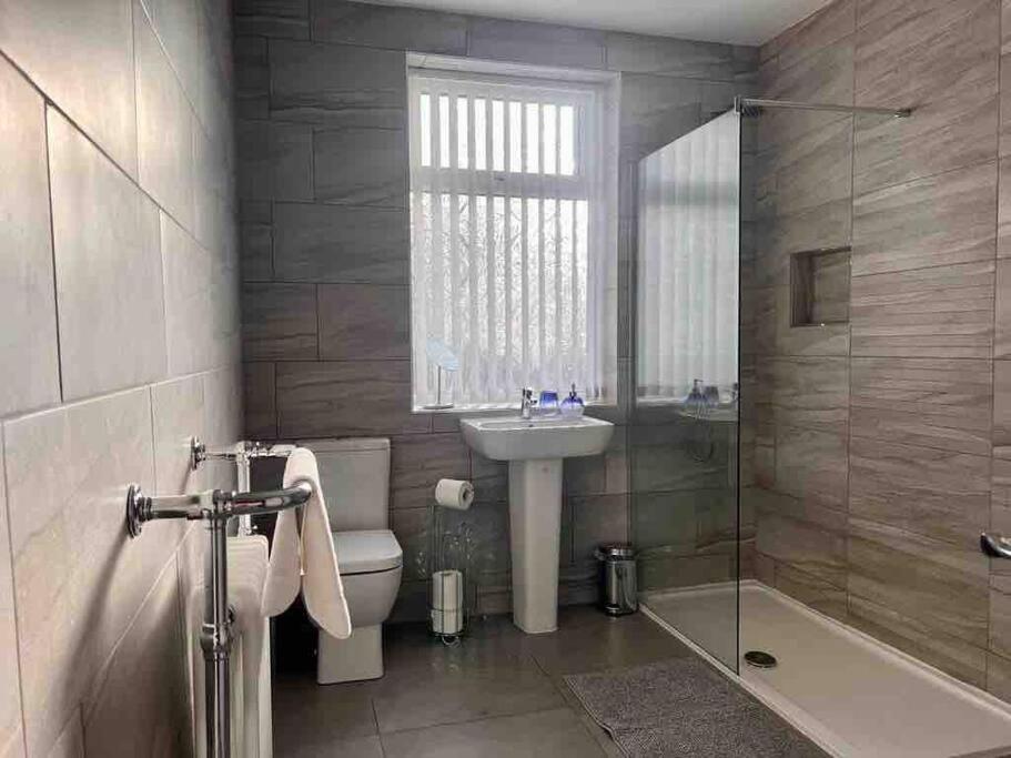 Anfield Home Sleeps 5 Close To Lfc Free Parking Liverpool Ngoại thất bức ảnh